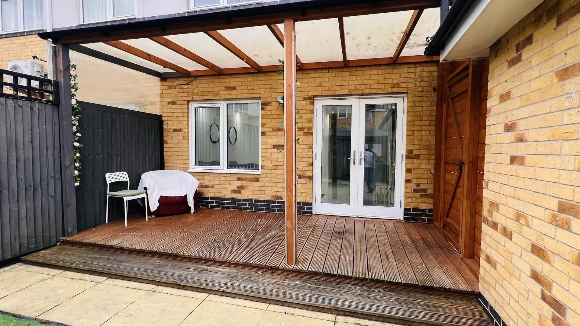 度假居 3-Bed House In Northolt别墅 英国