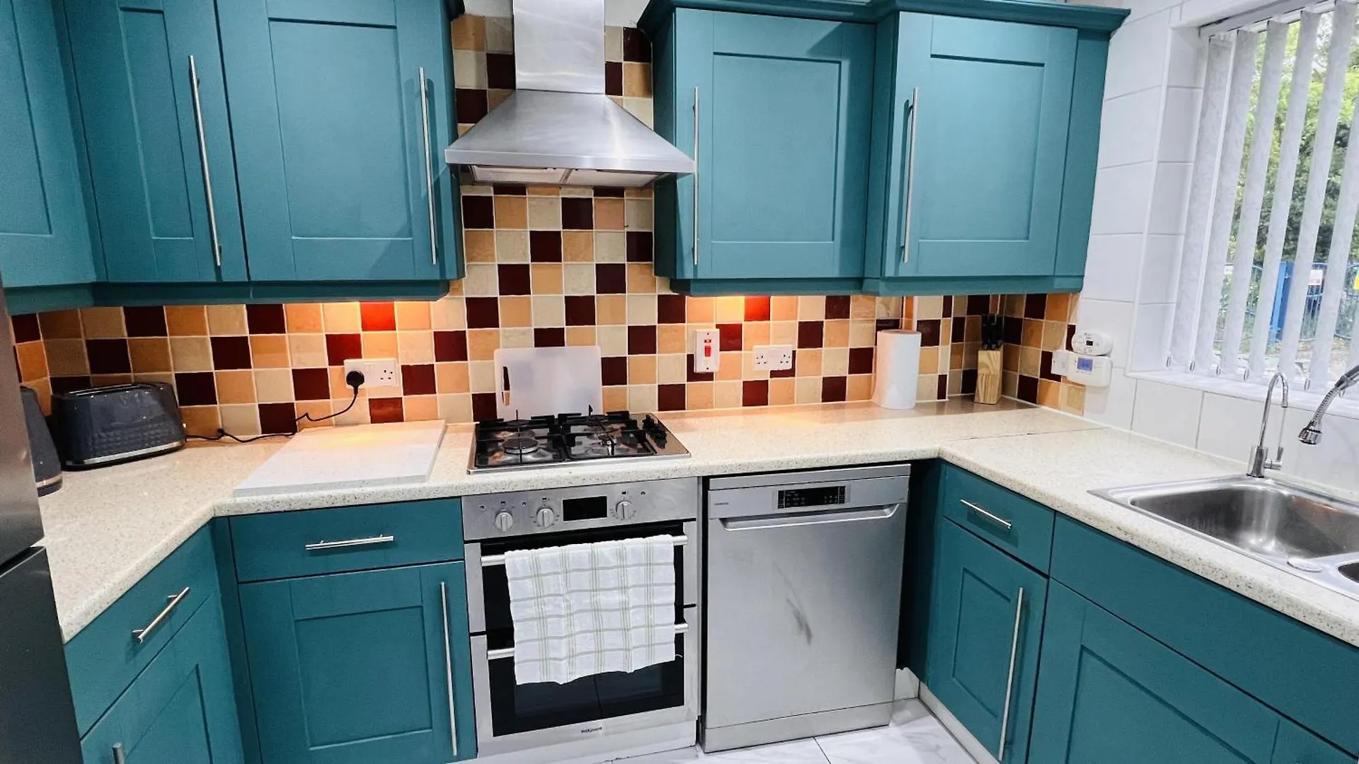 3-Bed House In Northolt Villa Holiday home Northolt (Greater London)